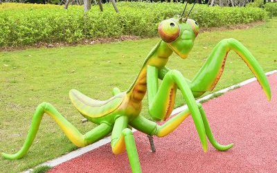 游樂(lè)園廣場(chǎng)仿真大號(hào)螳螂玻璃鋼雕塑