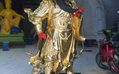 玻璃鋼彩繪漆金大型寺廟景觀關(guān)公雕塑