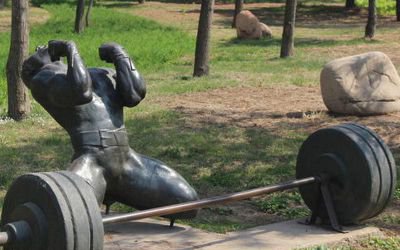 廣場(chǎng)公園舉重運(yùn)動(dòng)員玻璃鋼仿銅雕塑