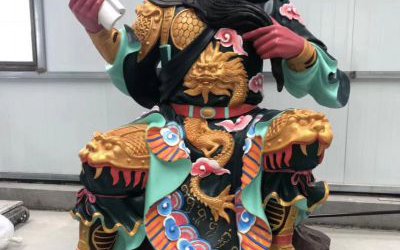 景點(diǎn)大型玻璃鋼彩繪看書的關(guān)公雕塑