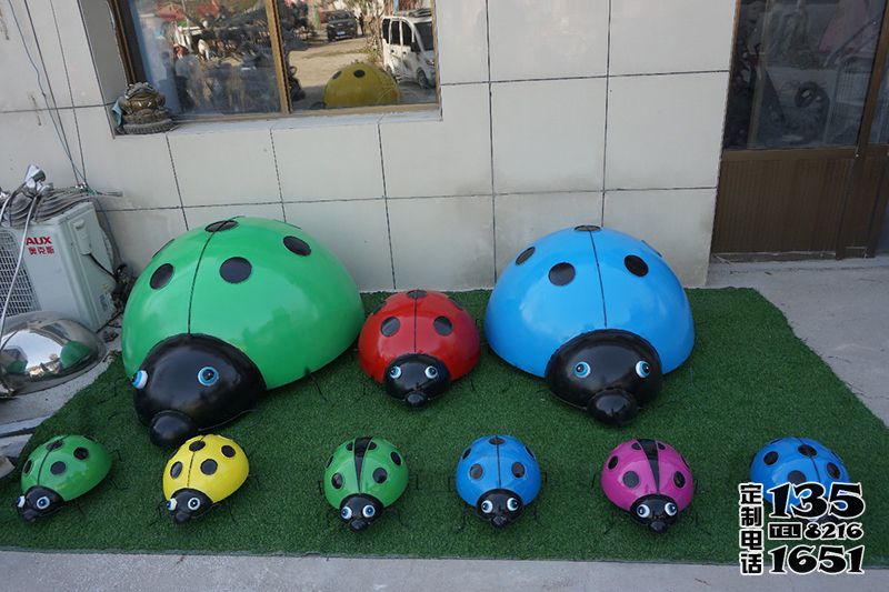 公園擺放的玻璃鋼卡通仿真動(dòng)物瓢蟲(chóng)雕塑