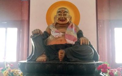 大型玻璃鋼彩繪寺廟景區(qū)供奉彌勒佛雕塑