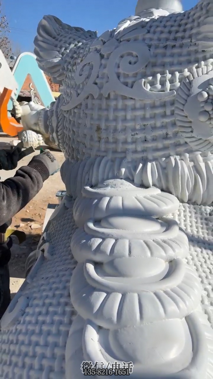 精修舞獅子雕塑，需要填補縫隙空洞等